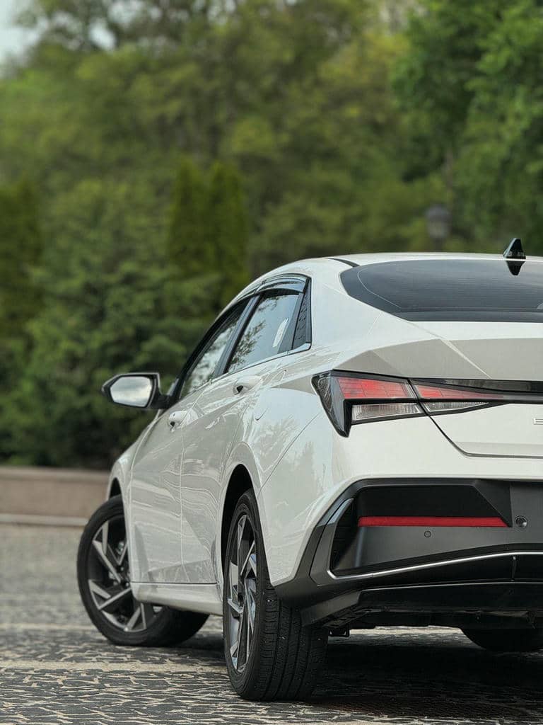 ELANTRA